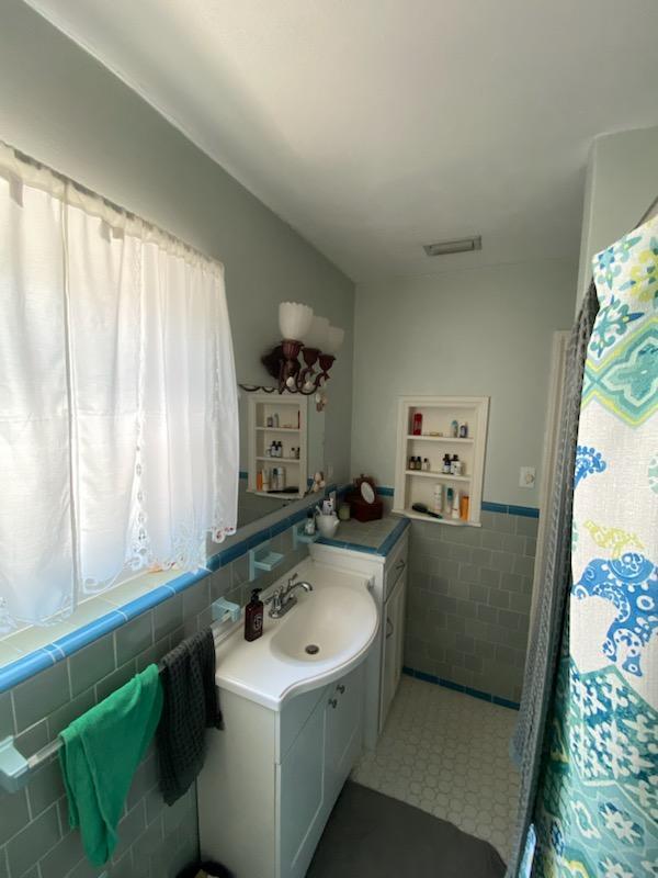 Bath - 2600 9th Ave N