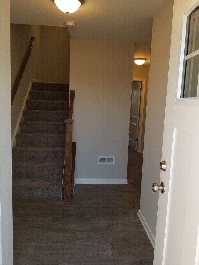 Building Photo - 4 Pacer Drive