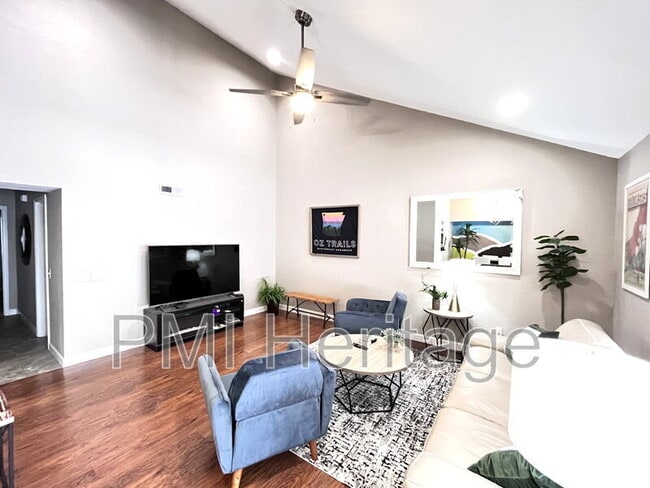 Building Photo - 26 Melinda Ln