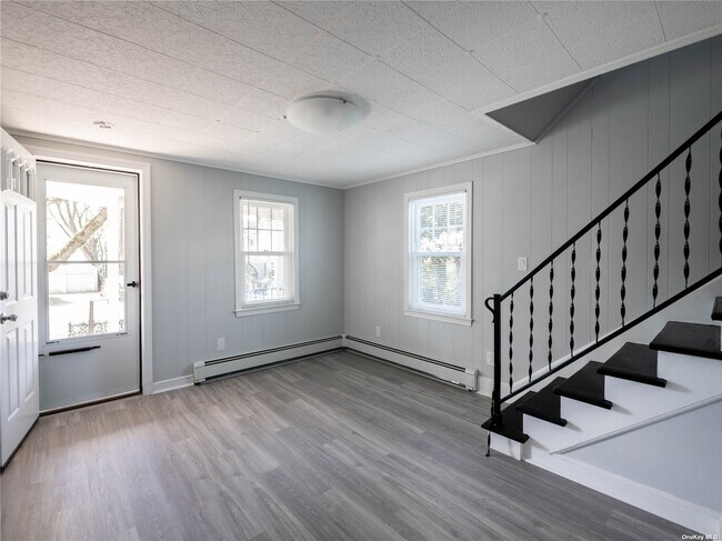 Building Photo - 11-13 3rd St
