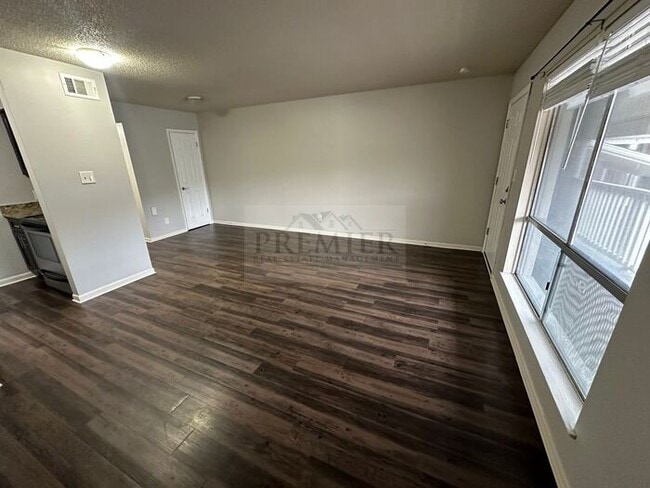 Foto del edificio - 6019 Barton Ave