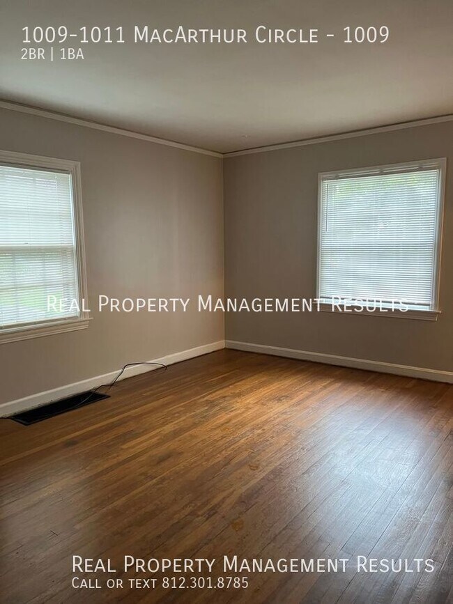 Foto del edificio - 1009-1011 MacArthur Circle-1009