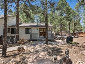 Building Photo - 4842 Medina Way
