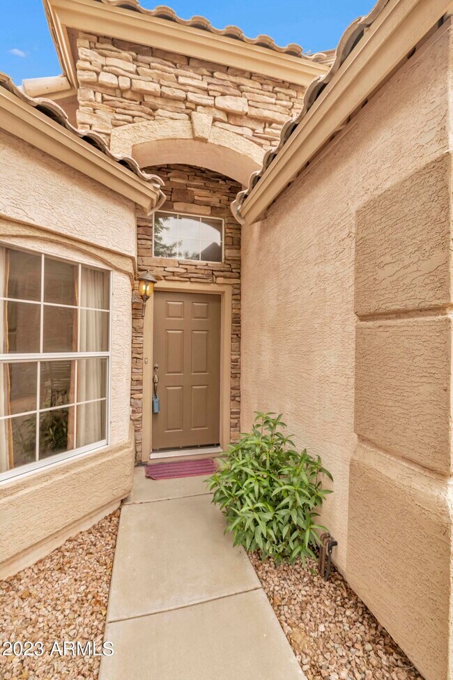 Building Photo - 7529 S Taylor Dr