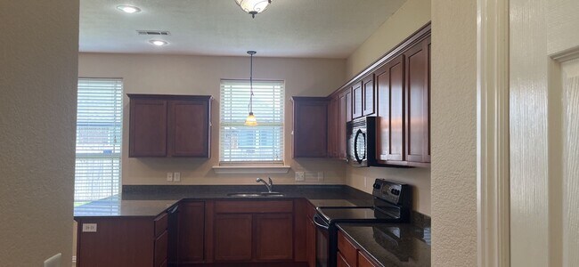 Foto del edificio - Great 3 Bedroom!