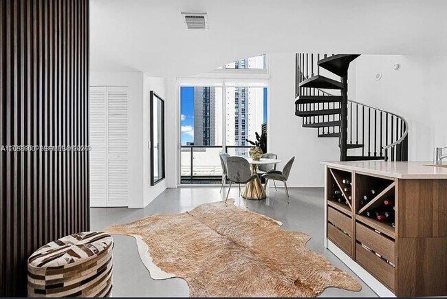 Foto del edificio - 300 S Biscayne Blvd
