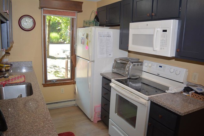 Foto del edificio - 10 Bay Tree Ln