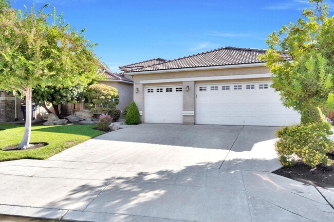 Building Photo - 2157 S Eddy Ave