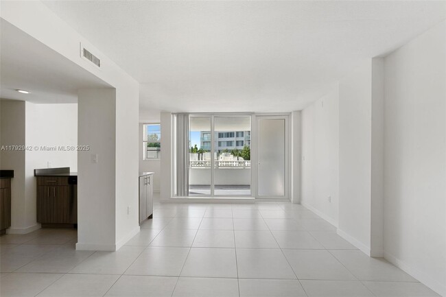 Foto del edificio - 910 West Ave