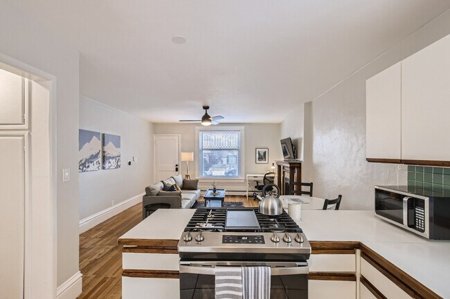 Foto del edificio - 1240 York St