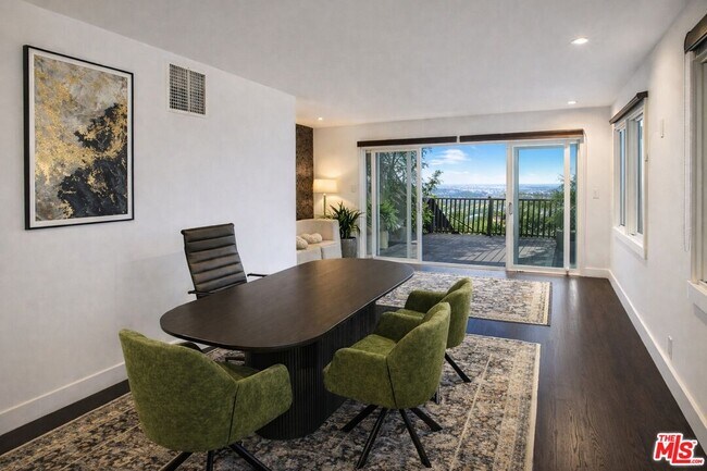 Foto del edificio - 8810 Hollywood Blvd