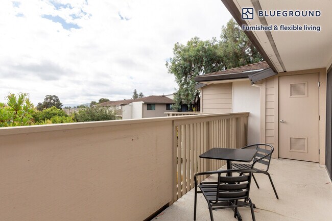 Foto del edificio - 766 Edgewater Blvd