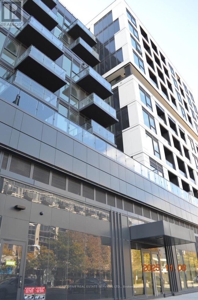 Building Photo - 1007 The Queensway