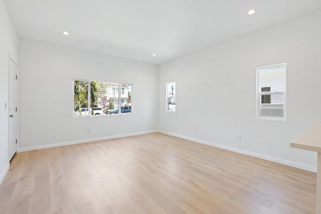 Building Photo - 5234 W 20th St