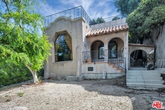 Building Photo - 1570 Sanborn Ave