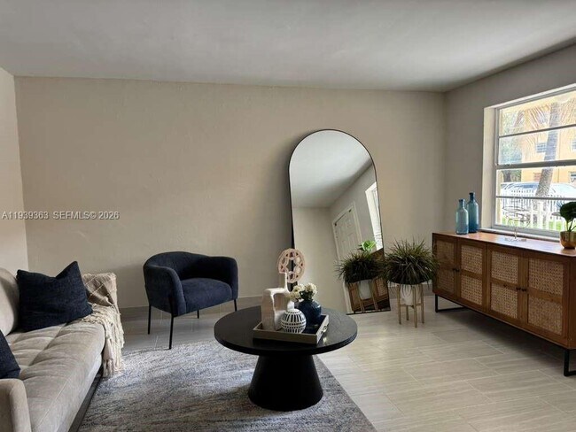 Foto del edificio - 955 W 74th St