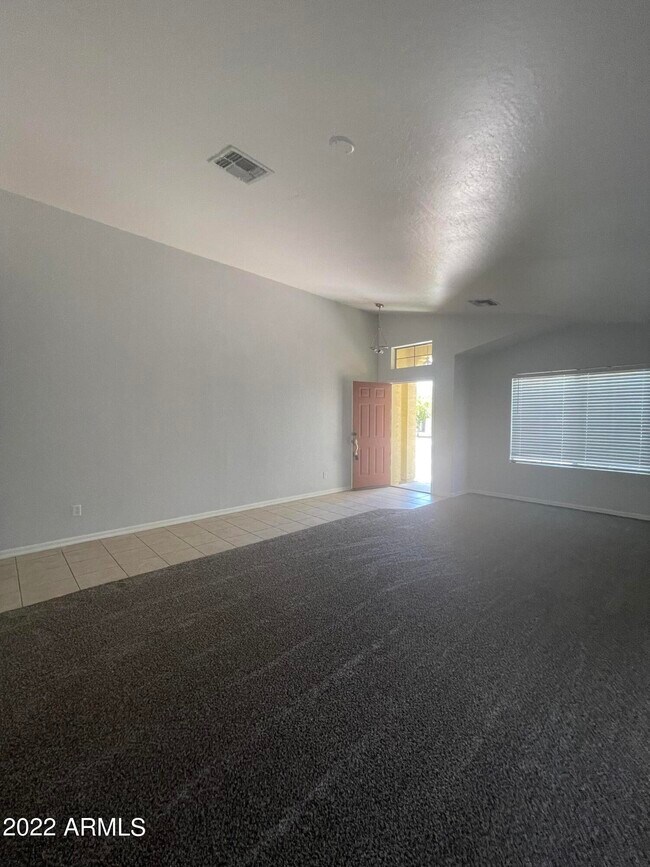 Foto del edificio - 8309 W Miami St