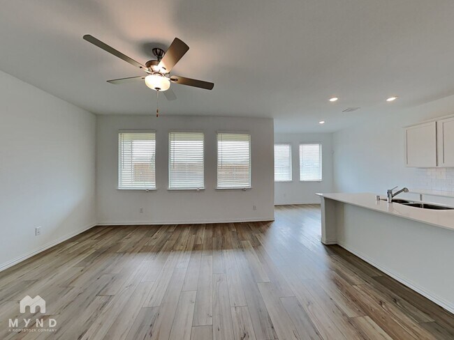 Foto del edificio - 7900 Green Heron Dr