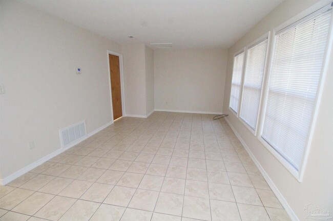 Building Photo - 6305 Banyan Dr