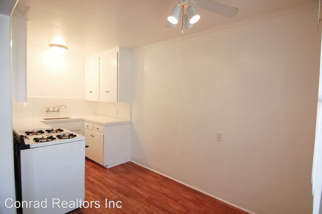 Building Photo - 301 Avenida Del Mar