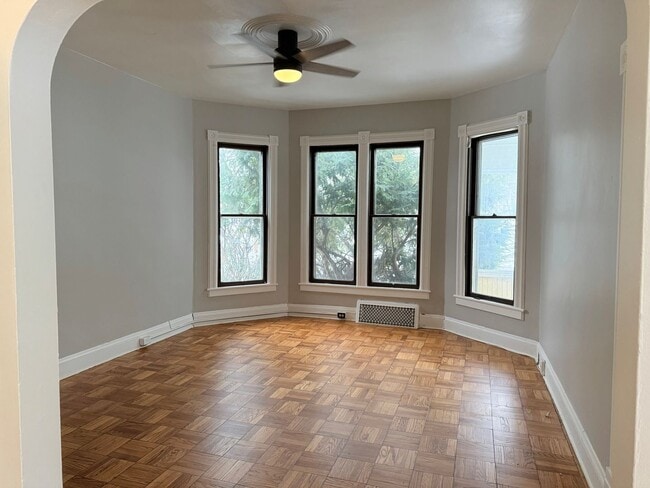 Building Photo - 920 S Jackson St