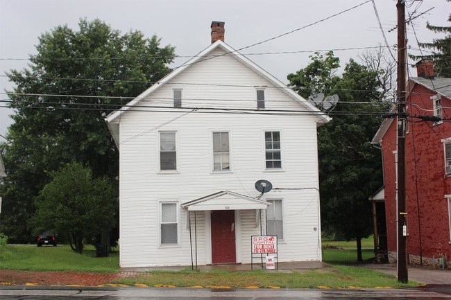 Building Photo - 120 Main St