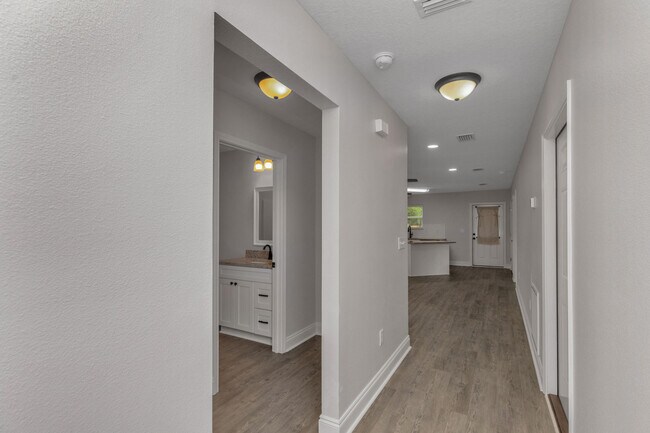 Building Photo - 4652 Eagle Way