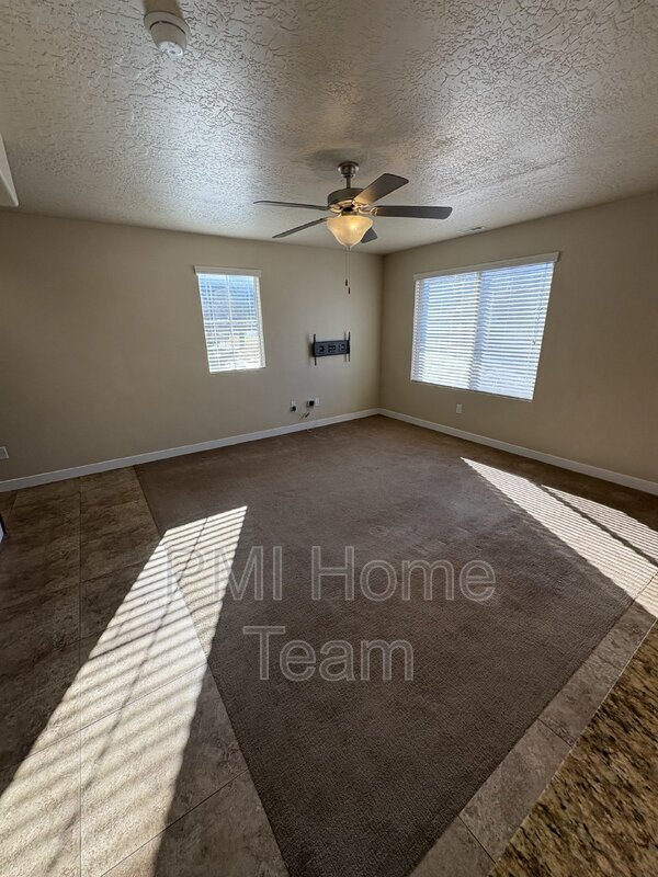 Foto del edificio - 8239 2650 E