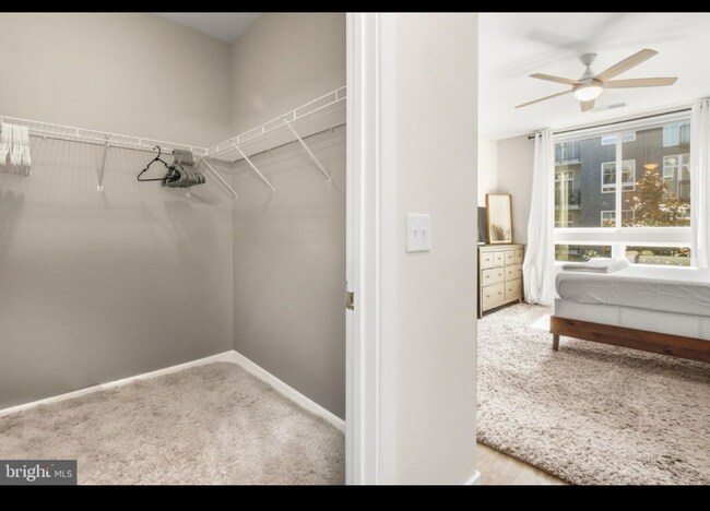 Building Photo - 145 Riverhaven Dr