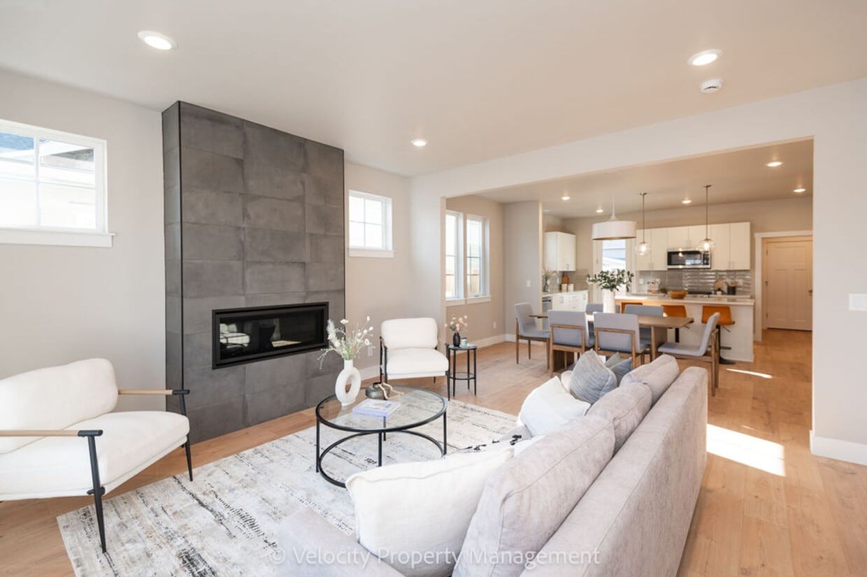 Primary Photo - Brand New SE Bend Home!