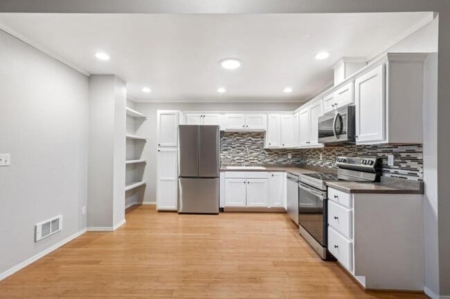 Building Photo - 2 bedroom in Enumclaw WA 98022