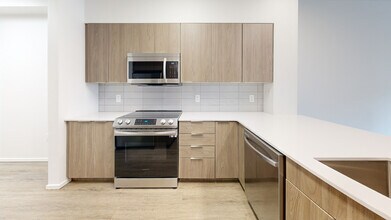 Interior Photo - Island Square