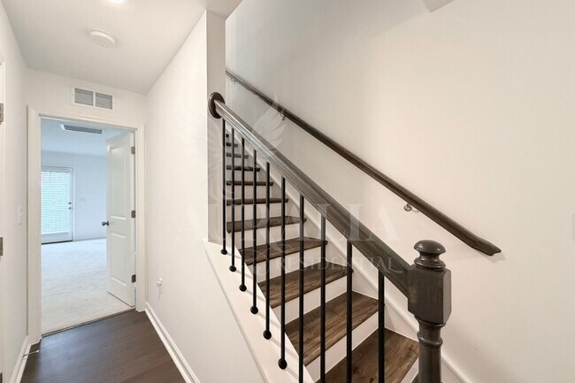 Building Photo - 3611 Elm Grv Ln