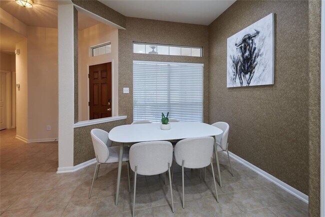 Foto del edificio - 22 W Greenhill Terrace Pl