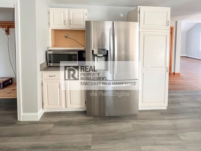 Foto del edificio - 10 Kelley Rd