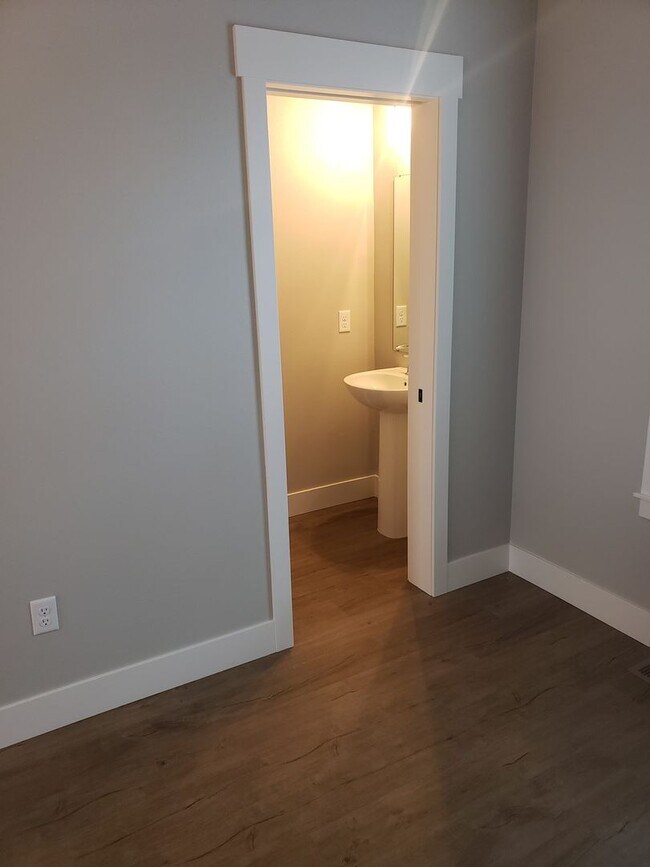 Foto del edificio - 6132 Elysian Rd