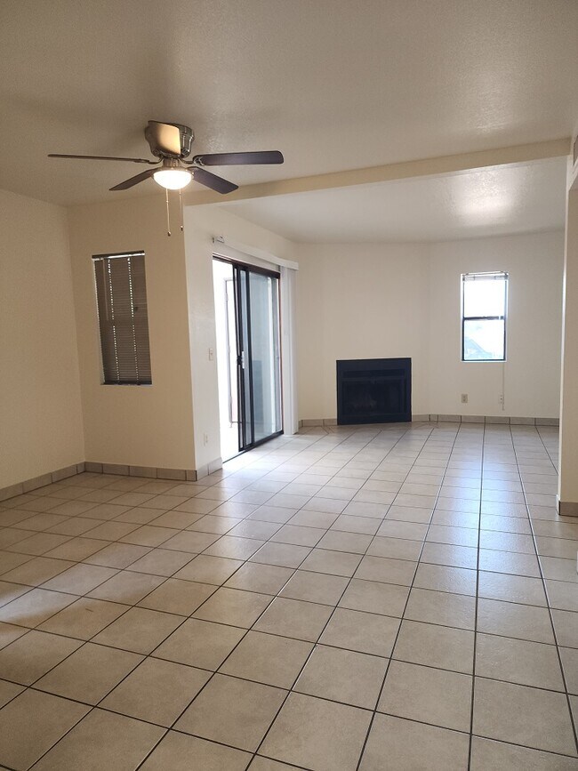 Foto del edificio - 4601 E 2nd St