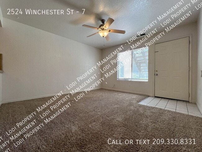 Building Photo - 2524 Winchester Dr