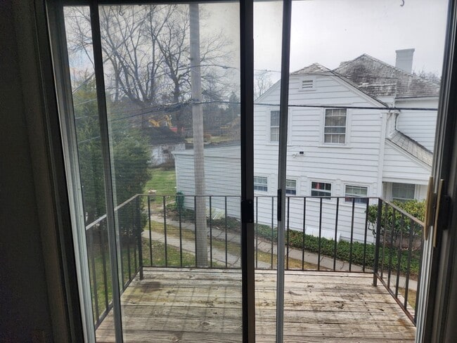 Building Photo - 96 S Hamilton St