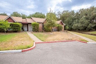 Building Photo - 1601 Faro Dr