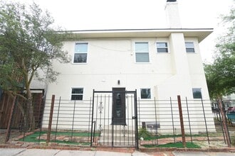 Building Photo - 615 Pacific St