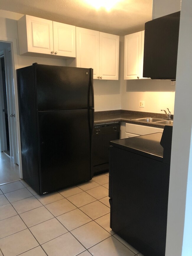 Foto del edificio - 124 Quarry Hill Rd