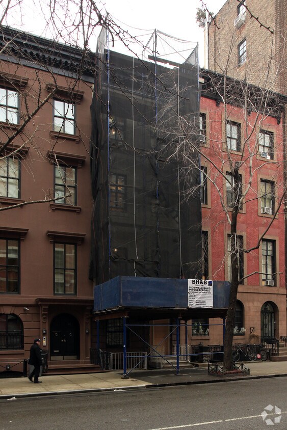 Primary Photo - 45 W 9th St