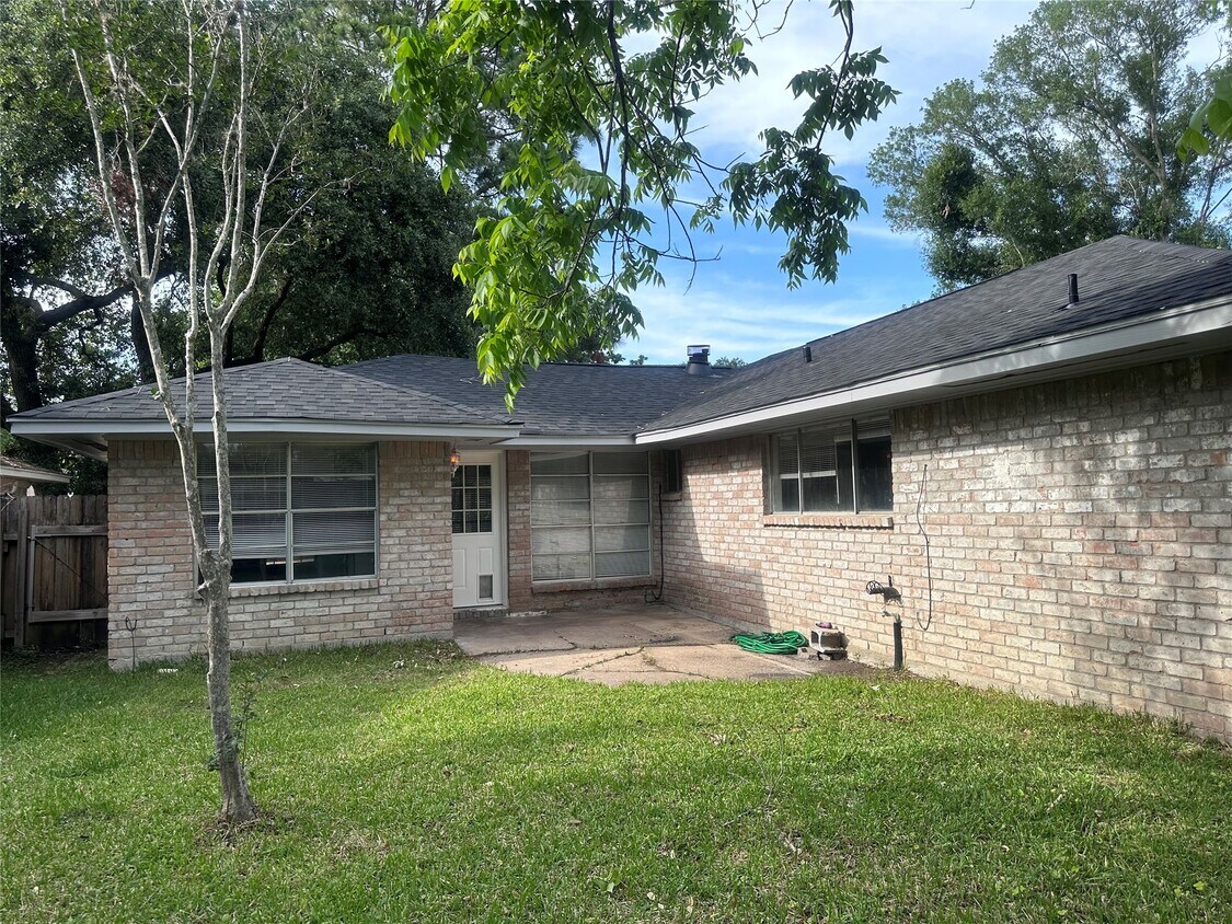 Foto del edificio - 13611 Fernhill Dr