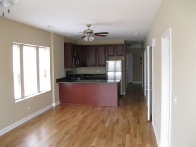 Foto del edificio - 2962 North Lawndale Ave - 9993