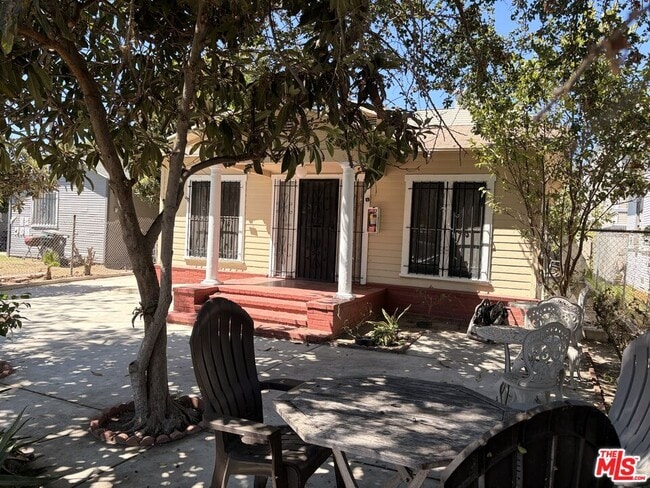 Building Photo - 1183 W 37th Dr