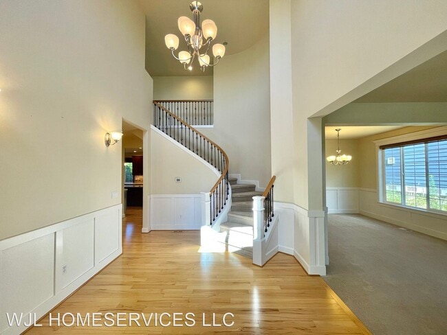 Building Photo - 4 br, 3 bath House - 1582 25th Ave NE