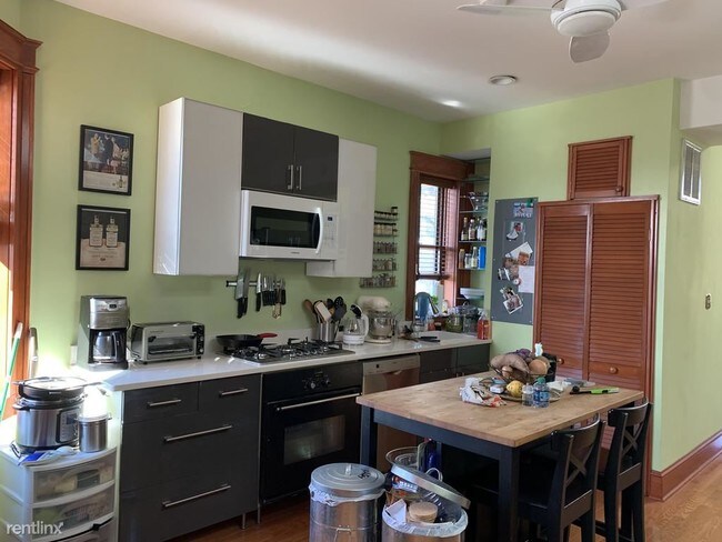 Foto del edificio - 1734 Lamont St NW