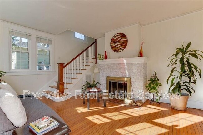 Building Photo - 1146 Rockbridge Ave
