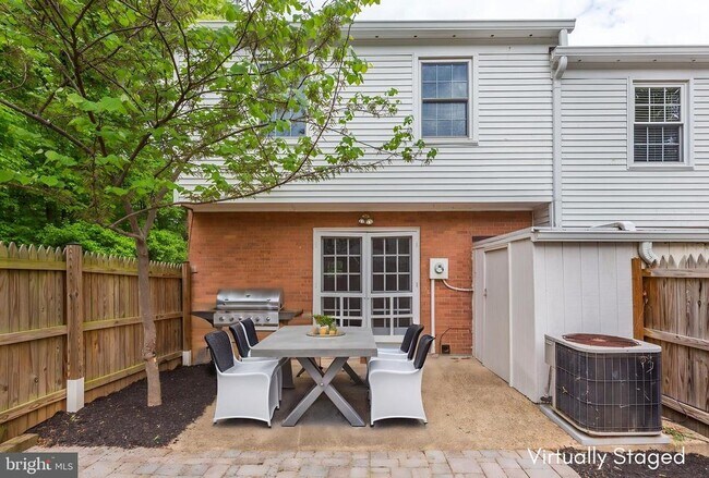 Foto del edificio - 7739 Tiverton Dr